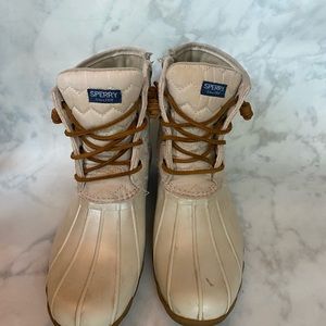SPERRY Saltwater Duck boots in White Pearl Color size 5Y/7W
